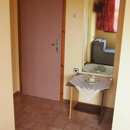 Retro - 19th Century 4*
