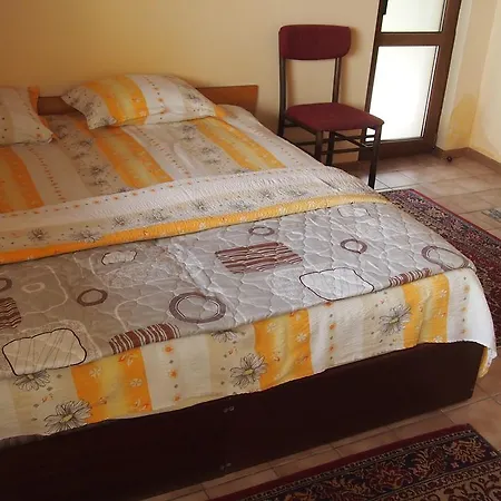 Retro - 19th Century 4* בלצ'יק