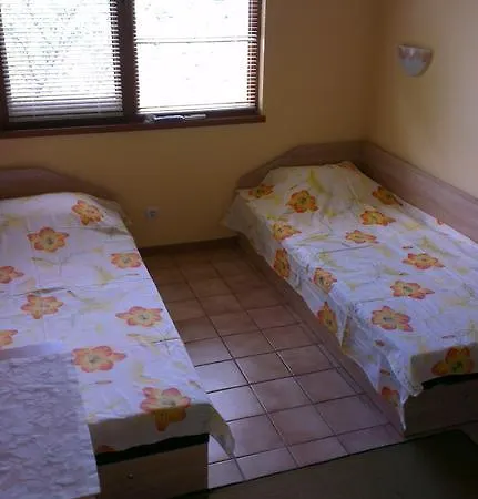 Retro - 19Th Century Guest House