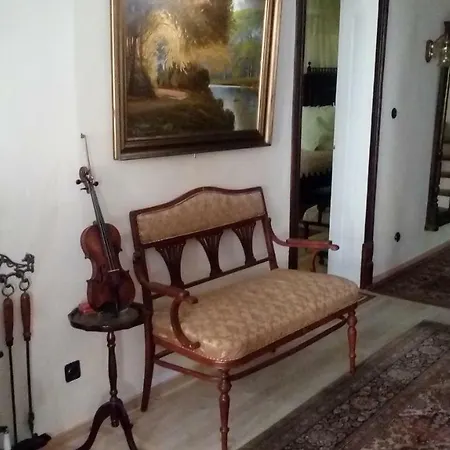 Retro - 19Th Century Guest House